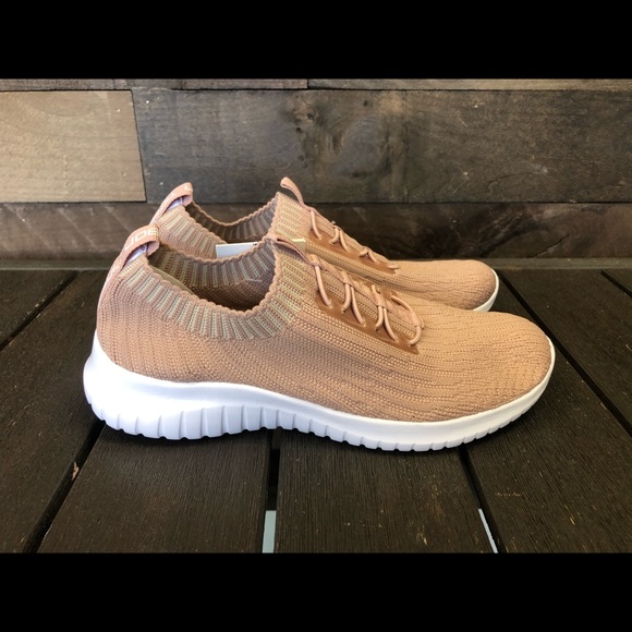 Tiosebon Shoes - Tiosebon Flyknit Bungee Jogger / Walking Shoes
